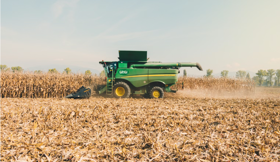 ✋🏼Wait! You’re not behind. You’re just in a different financial season.